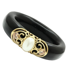 Cargar imagen en el visor de la galería, VL032 - IP Gold(Ion Plating) Brass Bangle with Synthetic Pearl in White